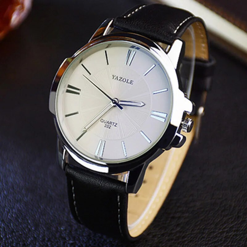 Montre en cuir à verre bleu de luxe