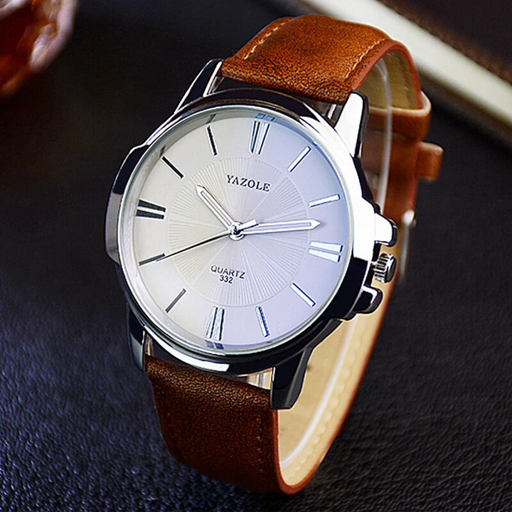 Montre en cuir à verre bleu de luxe