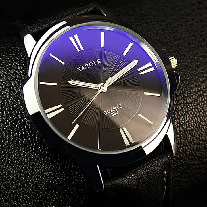 Montre en cuir à verre bleu de luxe