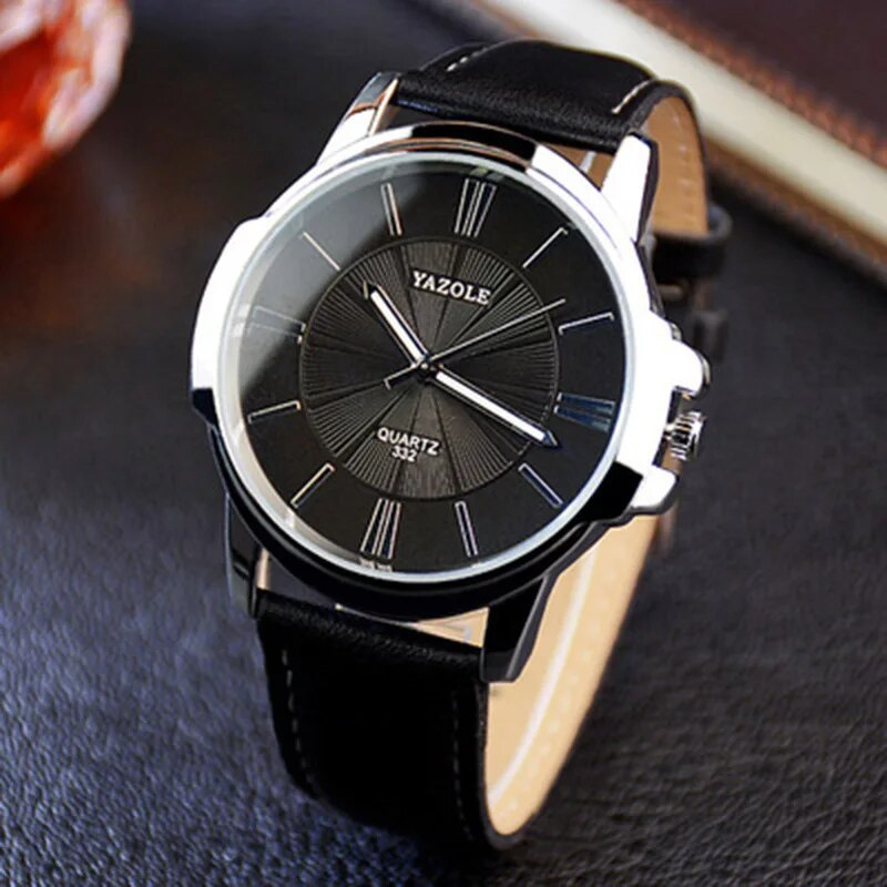 Montre en cuir à verre bleu de luxe